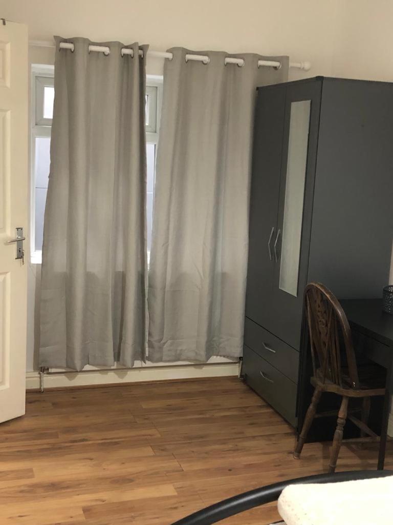Bed and Breakfast Alpha House London Exterior foto