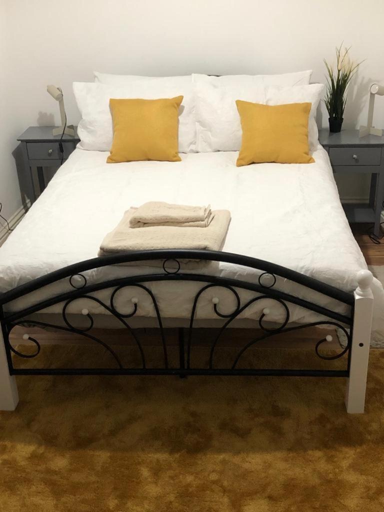Bed and Breakfast Alpha House London Exterior foto